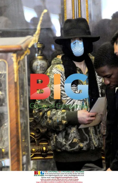 Michael Jackson shopping in Beverly Hills