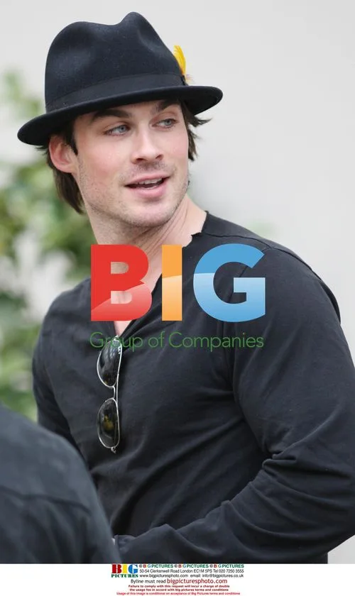 Ian Somerhalder signs autograph in Vancouver