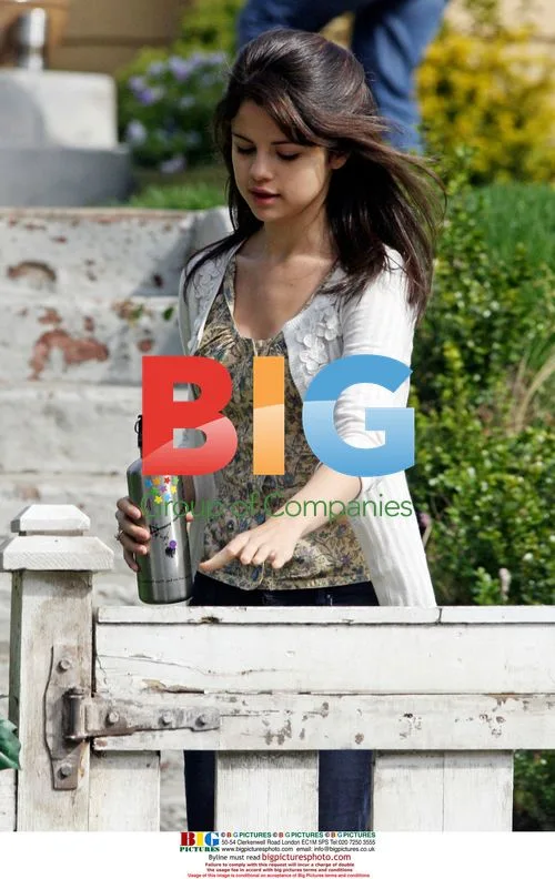 Selena Gomez on Ramona & Beezus set