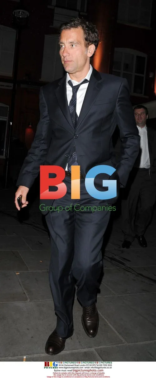 Clive Owen leaving Momo's Restaurant