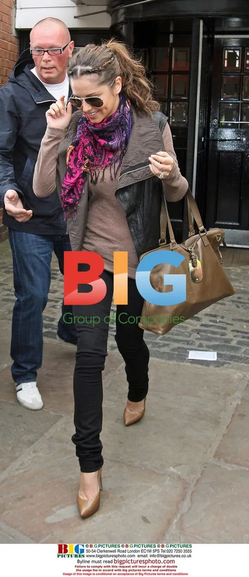 Girls Aloud depart hotel for Manchester show