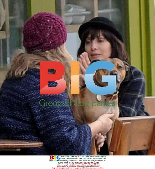 Natalie Imbruglia and Miquita Oliver Meet for Coffee