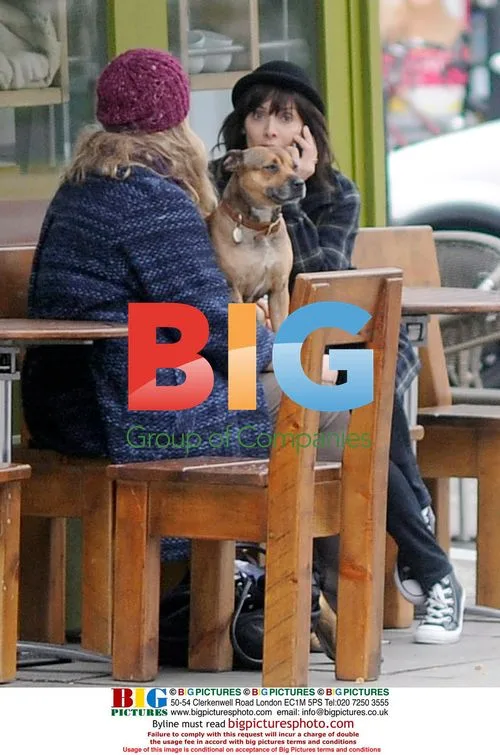 Natalie Imbruglia and Miquita Oliver meet for coffee