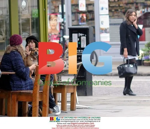 Natalie Imbruglia & Miquita Oliver Meet for Coffee