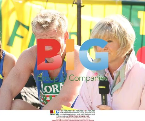 Gordon Ramsay and Sue Barker at 2009 London Marathon