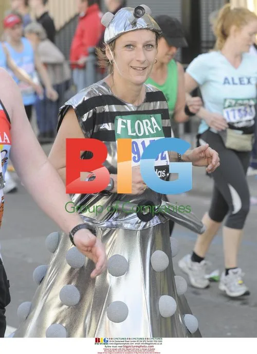 Charity runners in 2009 London Marathon