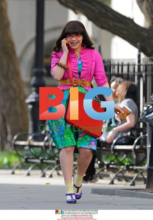 America Ferrera films 'Ugly Betty' scene