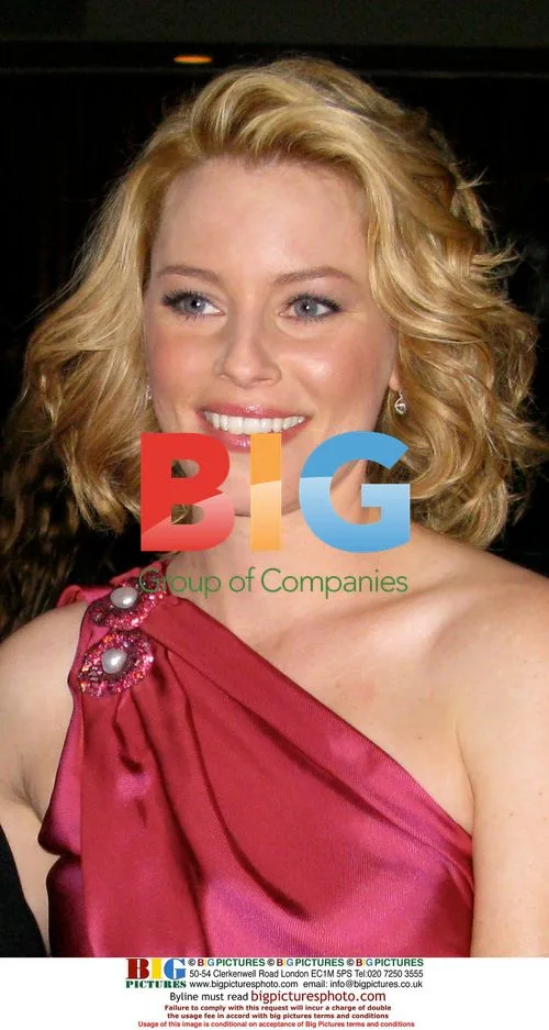 Elizabeth Banks honored at Max Mara event
