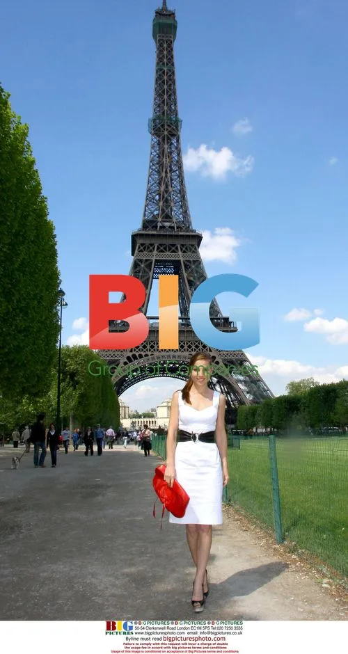 Elsa Pataky and Bigas Luna at Eiffel Tower Photocall