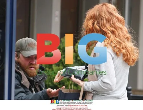 Twilight's Rachelle Lefevre helps homeless