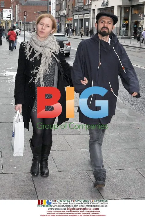 Nina Persson strolls with husband in Dublin