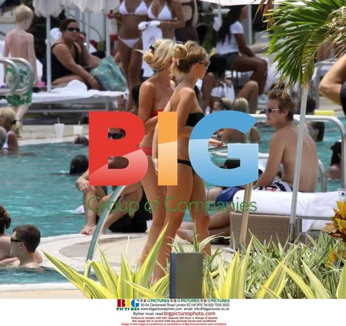 Lauren Pope and Kellie Acreman in Miami