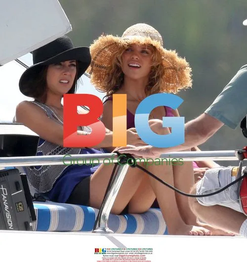 90210 Cast Filming on Yacht