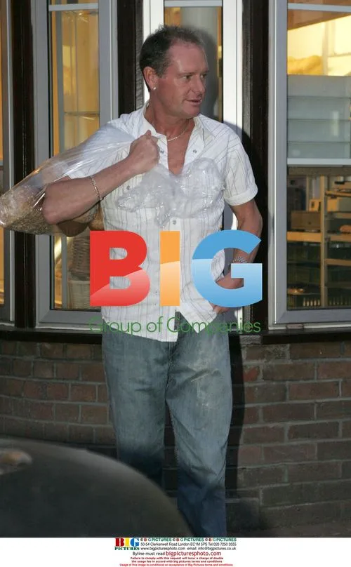 Paul Gascoigne stops to talk to people
