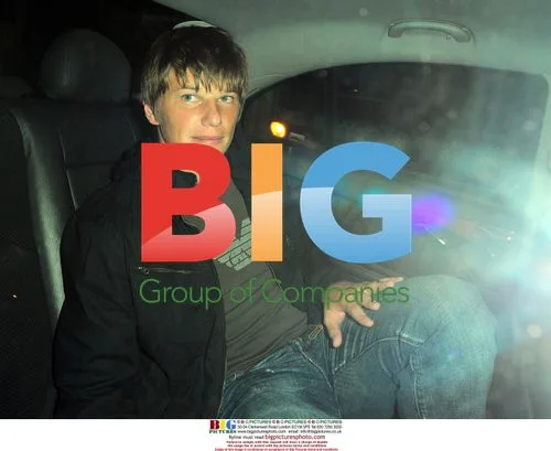 Arsenal's Arshavin leaves London nightclub