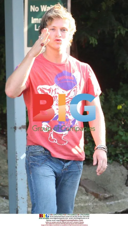 Charlie Bewley Arrives at YVR Vancouver Airport