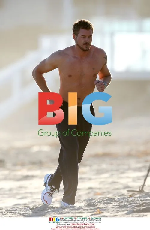 Eric Dane films "Valentine's Day" shirtless