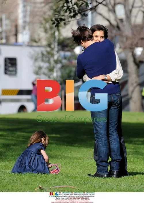 Tom Cruise, Katie Holmes and Suri at Park