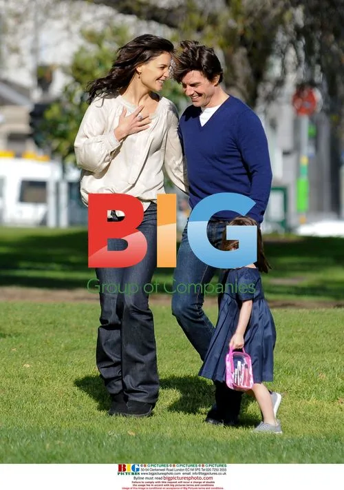 Tom Cruise, Katie Holmes and Suri in the Park