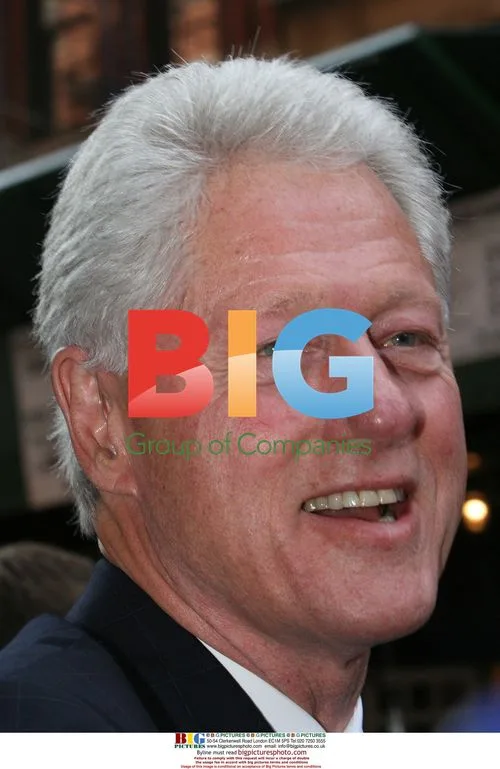 Bill Clinton leaves Scholastic store