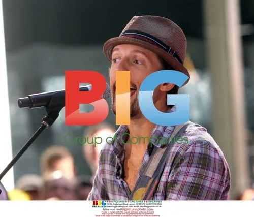 Jason Mraz performs on Today Show in NYC