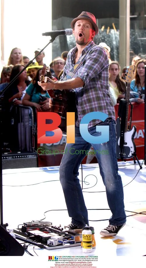 Jason Mraz performs at Today Show Concert