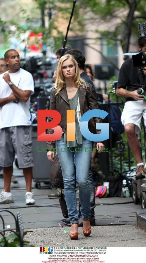 Sara Paxton and Ben Hollingsworth on set of 'The Beautiful Life'