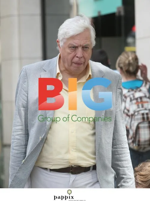 John Simpson takes bus in London