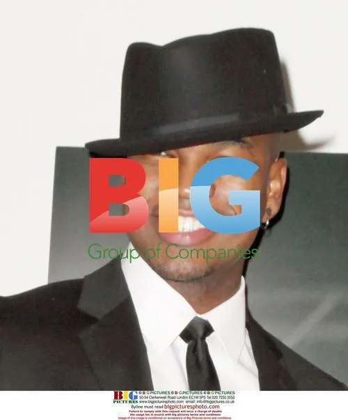 NE-YO at Macy's Alfani Red 2009 event