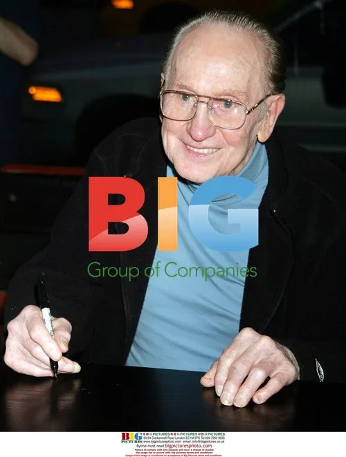 Les Paul Promotes New DVD in NYC
