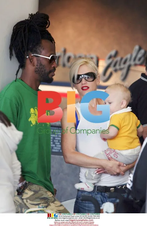 Gwen Stefani & Kids at LAX