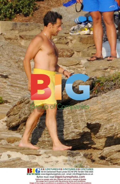 Sarkozy & Bruni on vacation in France