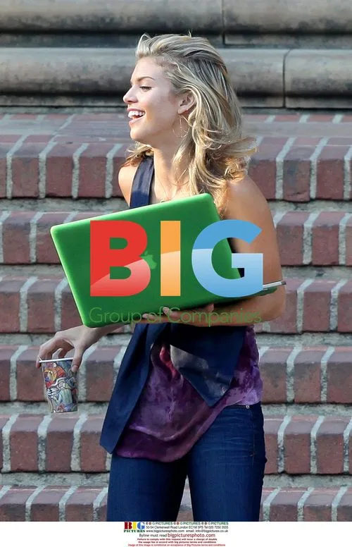 AnnaLynne McCord on '90210' Set