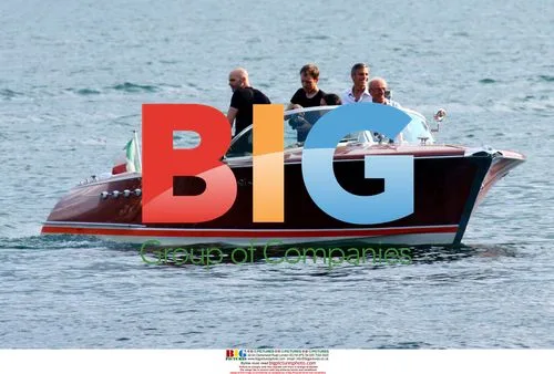 George Clooney relaxes on boat in Italy