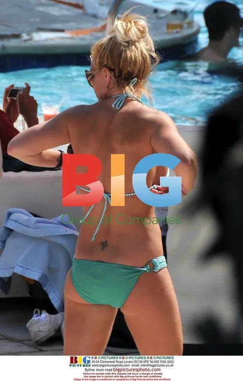 Britney Spears and sons at Ritz-Carlton pool