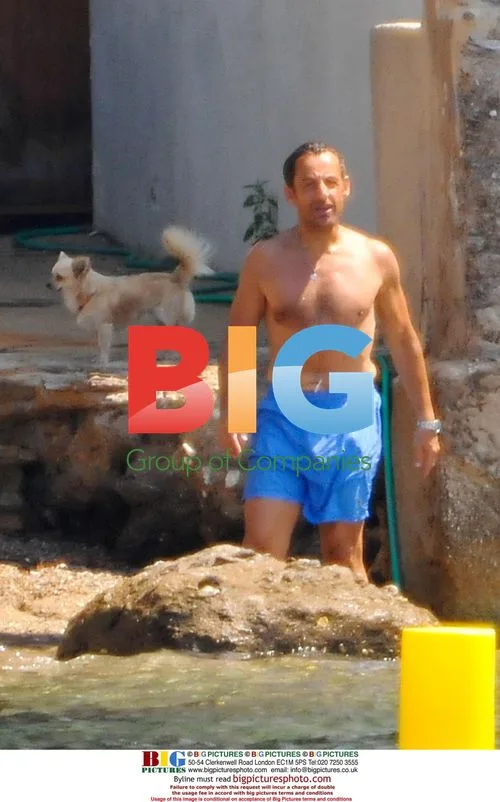 Sarkozy and Bruni on vacation in France