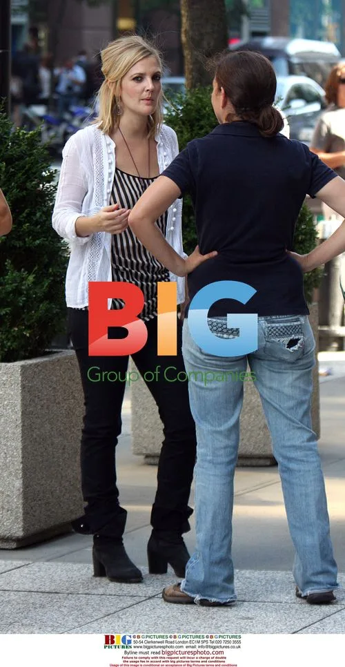 Drew Barrymore on 'Going the Distance' set