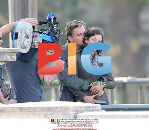 DiCaprio, Cotillard, Page on Inception Set