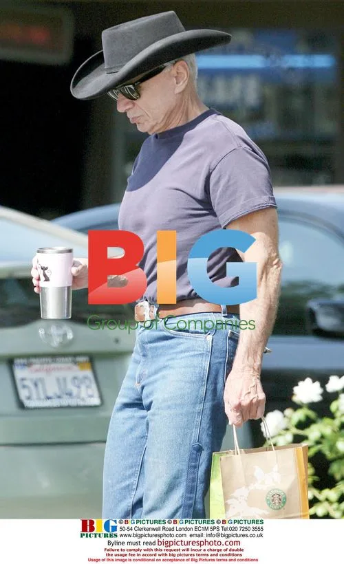 Robert Blake out in LA
