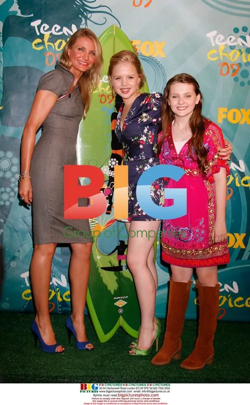 Diaz, Vassilieva and Breslin at Teen Choice Awards 2009
