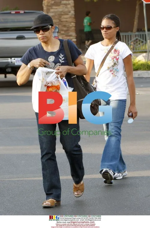 Blanche & Camille Murray go grocery shopping