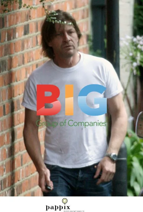 Sean Bean gets beer in London