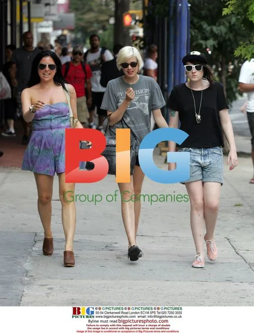 Agyness Deyn Shopping in Soho, NYC