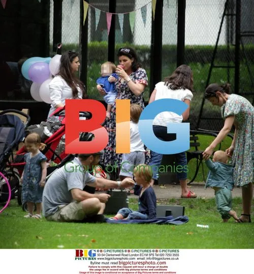 Kirstie Allsopp and family enjoy day in the park