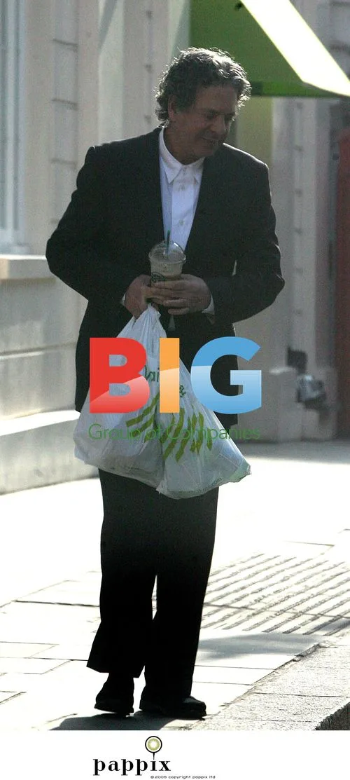 Nigella Lawson and Charles Saatchi shopping