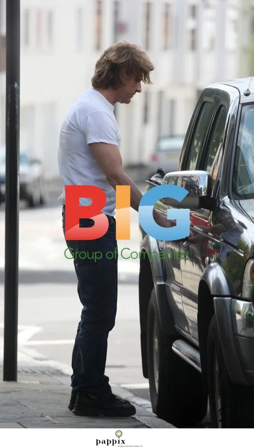 Sean Bean picks up Carling beers