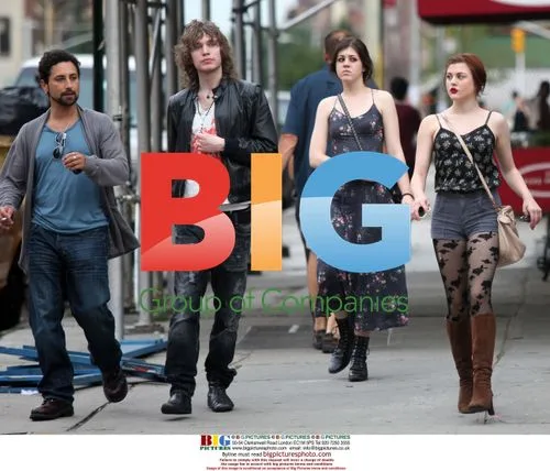 Frances Bean Cobain strolls in Soho