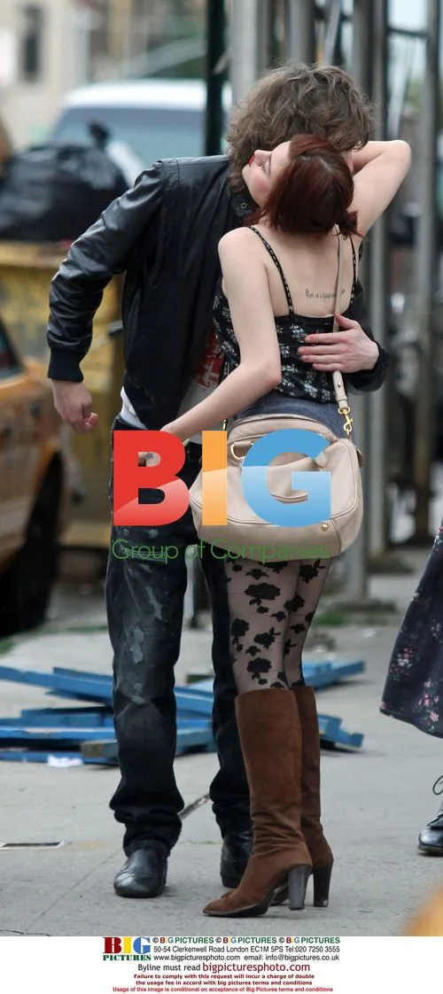 Frances Bean Cobain strolls in Soho