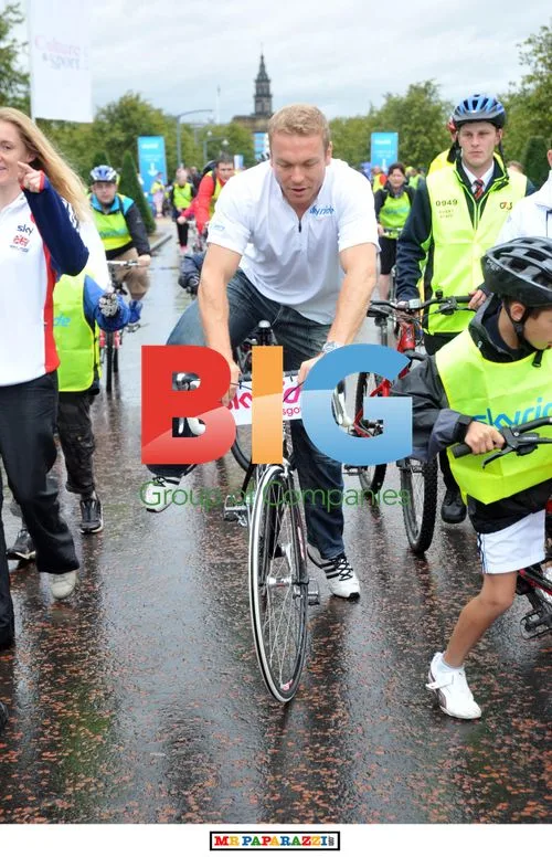 Gethin Jones and Sir Chris Hoy at skyrider event