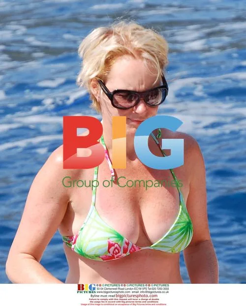 Corrie actress relaxes on Turkish holiday